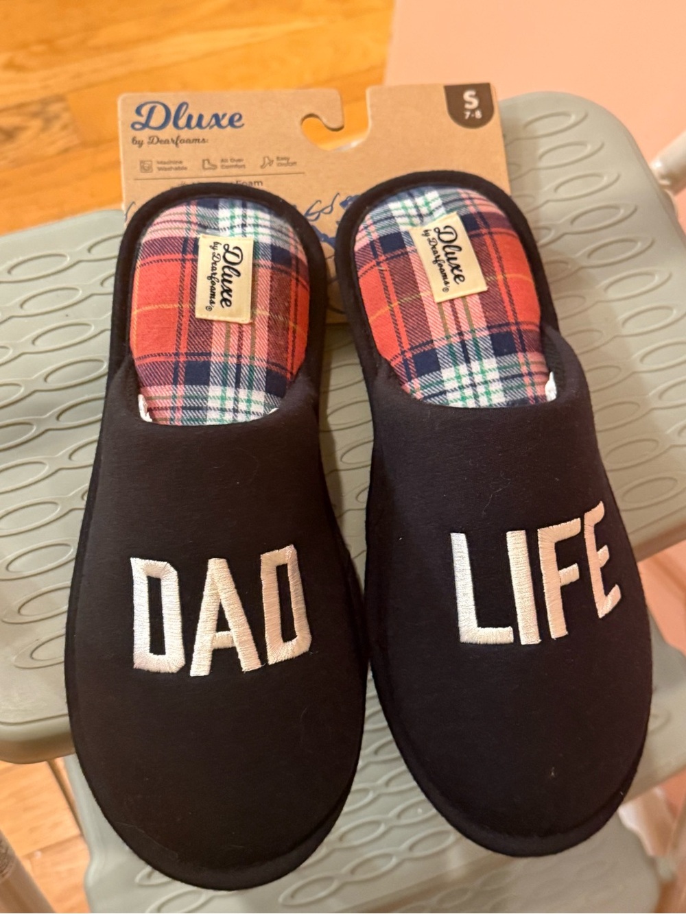 Luxe 'DAD LIFE' Black Slip-On Slippers NWT! Size small 7/8